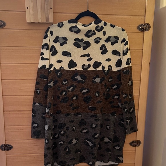 Leopard Colorblock Open-Front Cardigan Sweater - Brown/Gray/Black - Picture 8 of 8